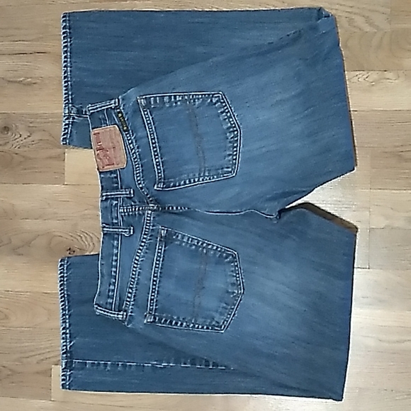Lucky Brand Other - Lucky Brand Men's Relax Straight Denim Jeans. Size 32/ 28" inseam.